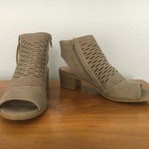 Diba Open Toe Sandal Taupe Size 6.5